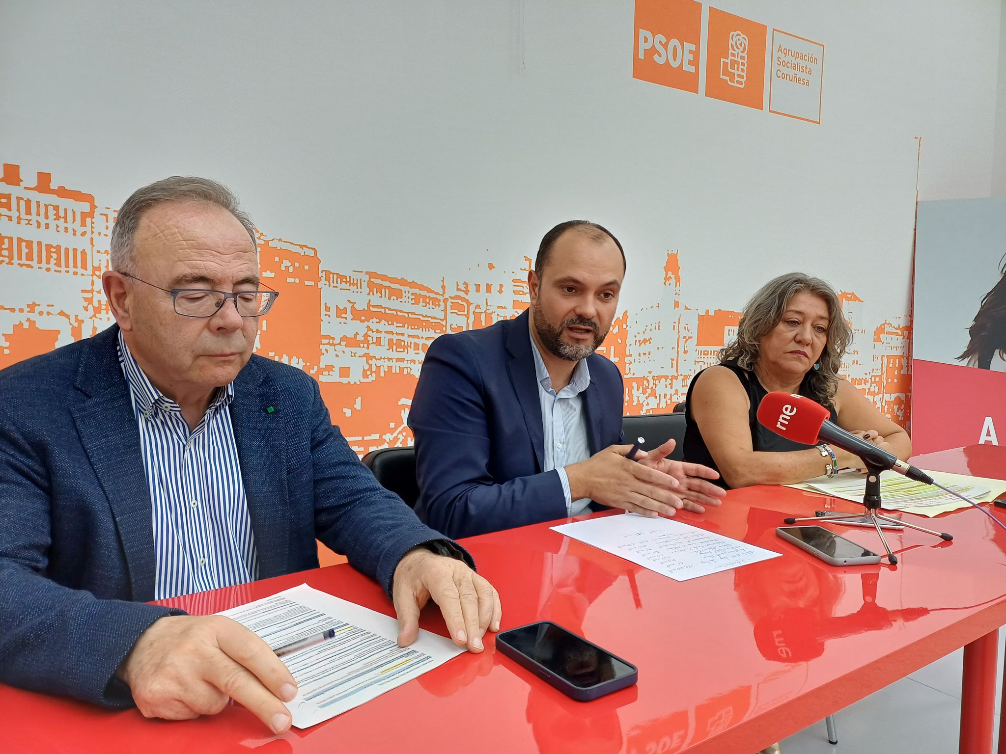 Os socialistas da Coruña destacan o compromiso do Goberno coa provincia con investimentos en estradas superiores aos 300 millóns de euros