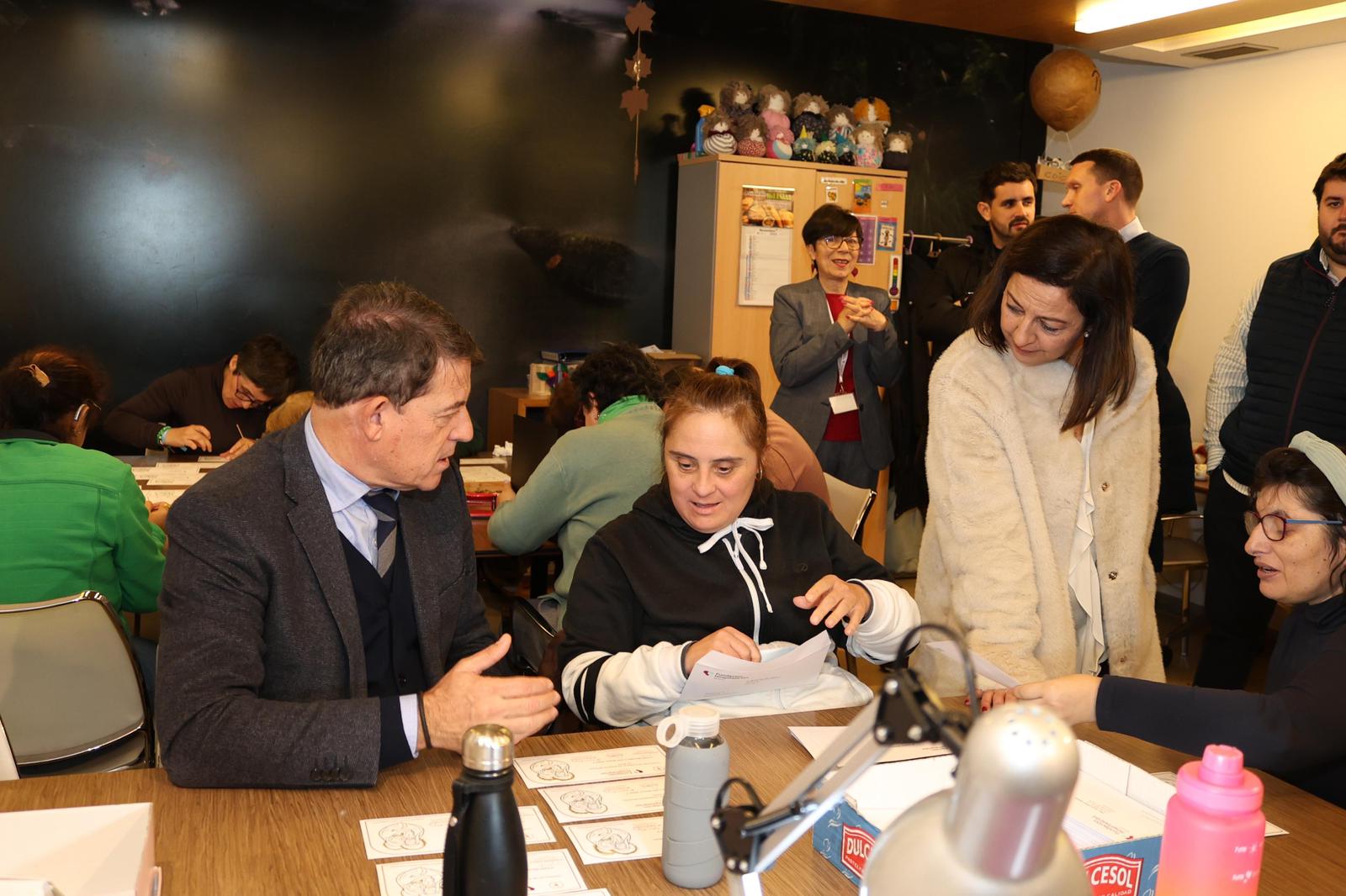 Besteiro denuncia o abandono dos Centros Públicos de Ensino por parte de Rueda: “pingueiras, amianto e estruturas a piques de colapsar”