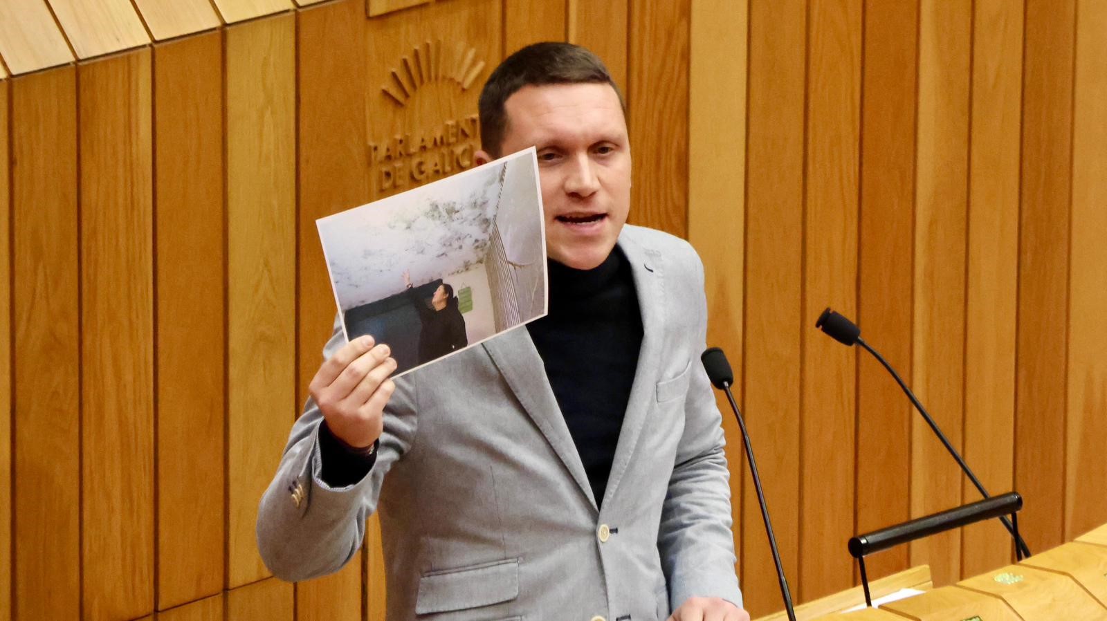 O PSdeG denuncia no Parlamento a “situación dramática lamentable” das vivendas do IVS nas Telleiras de Narón tras trece anos de abandono