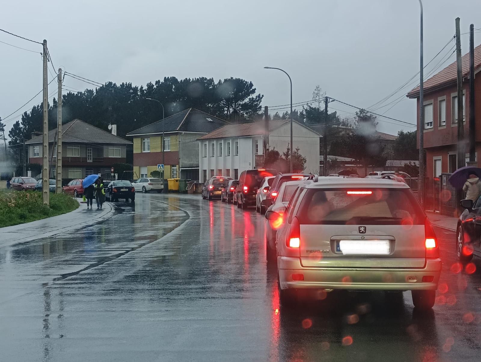 O PSdeG-PSOE da Laracha denuncia o “caos e inseguridade” na contorna do CEIP Ramón Otero Pedrayo por mor das obras