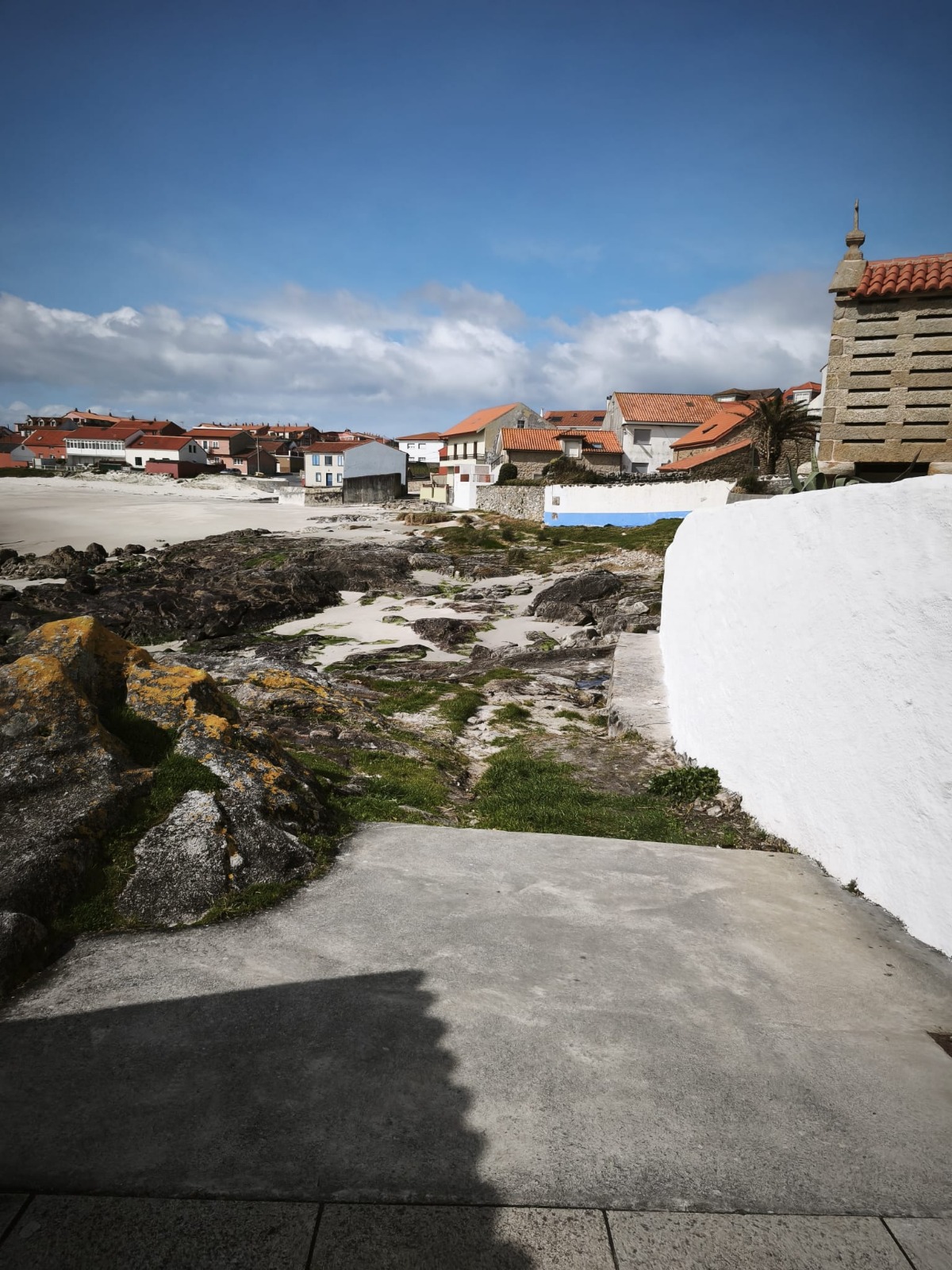 O PSdeG de Ribeira levará a pleno a construción dunha pasarela na praia do Prado para mellorar a conexión peonil en Corrubedo