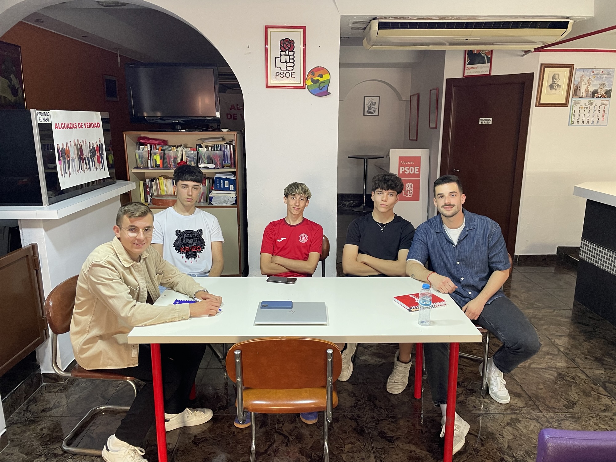 EL PSOE DE ALGUAZAS SE REÚNE CON LA ASOCIACIÓN JUVENIL “LOS SIMIOS” PARA SEGUIR CONSTRUYENDO UN MUNICIPIO CON MÁS OPORTUNIDADES PARA LOS JÓVENES
