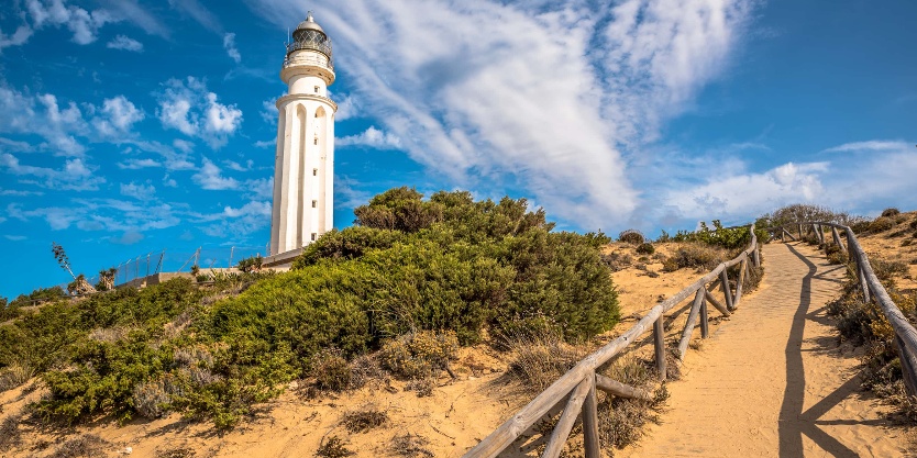 El PSOE de Barbate celebra la declaración BIC del Faro de Trafalgar por el Gobierno de España