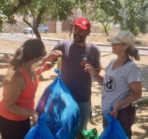 alt="Participación ciudadana en la primera jornada de limpieza en Burguillos de Toledo"
