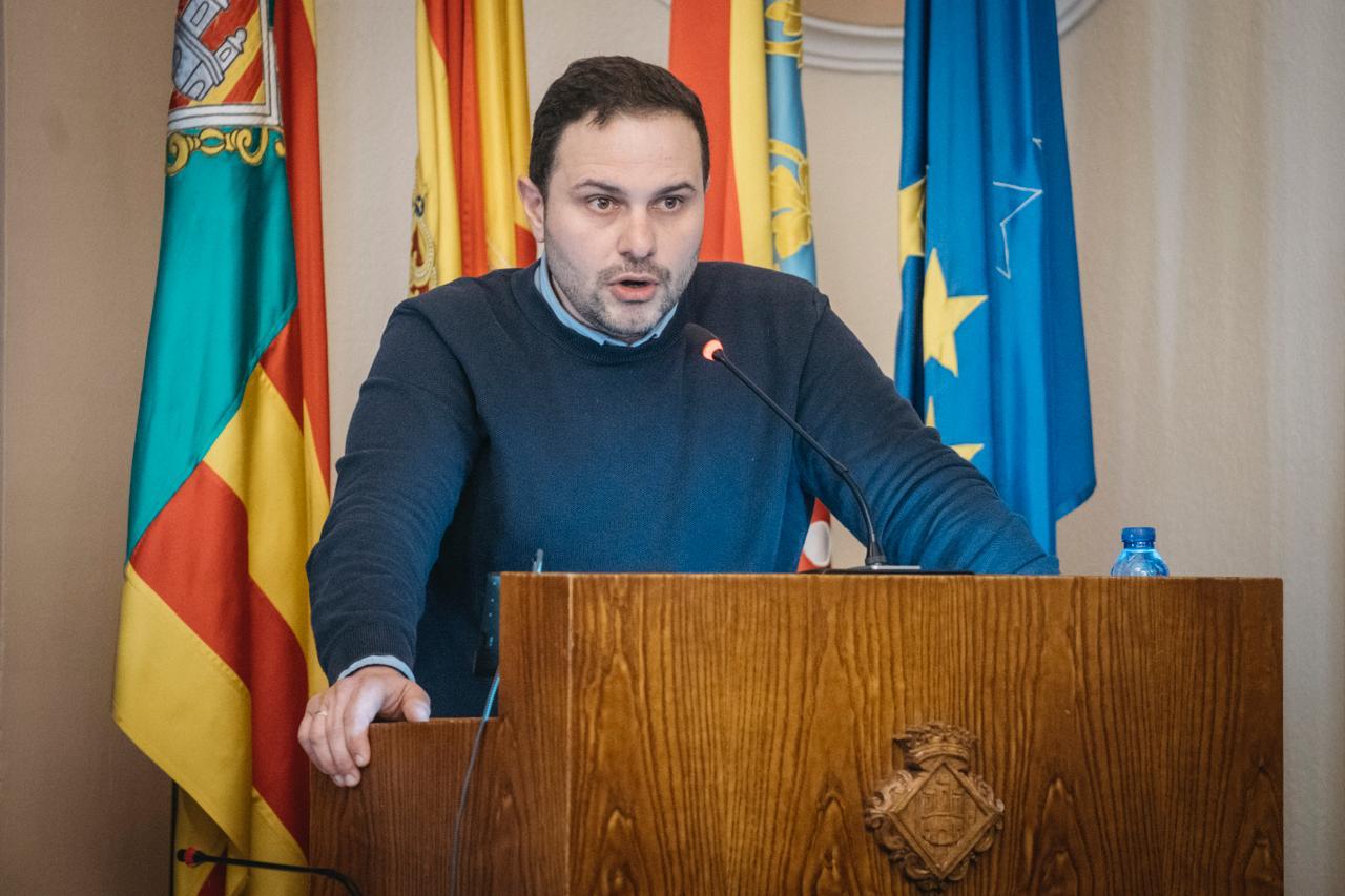 Begoña Carrasco paralitza expedients d’arrelament social a centenars de persones migrants a Castelló mentre presumeix d’un acolliment “que és pura ficció”