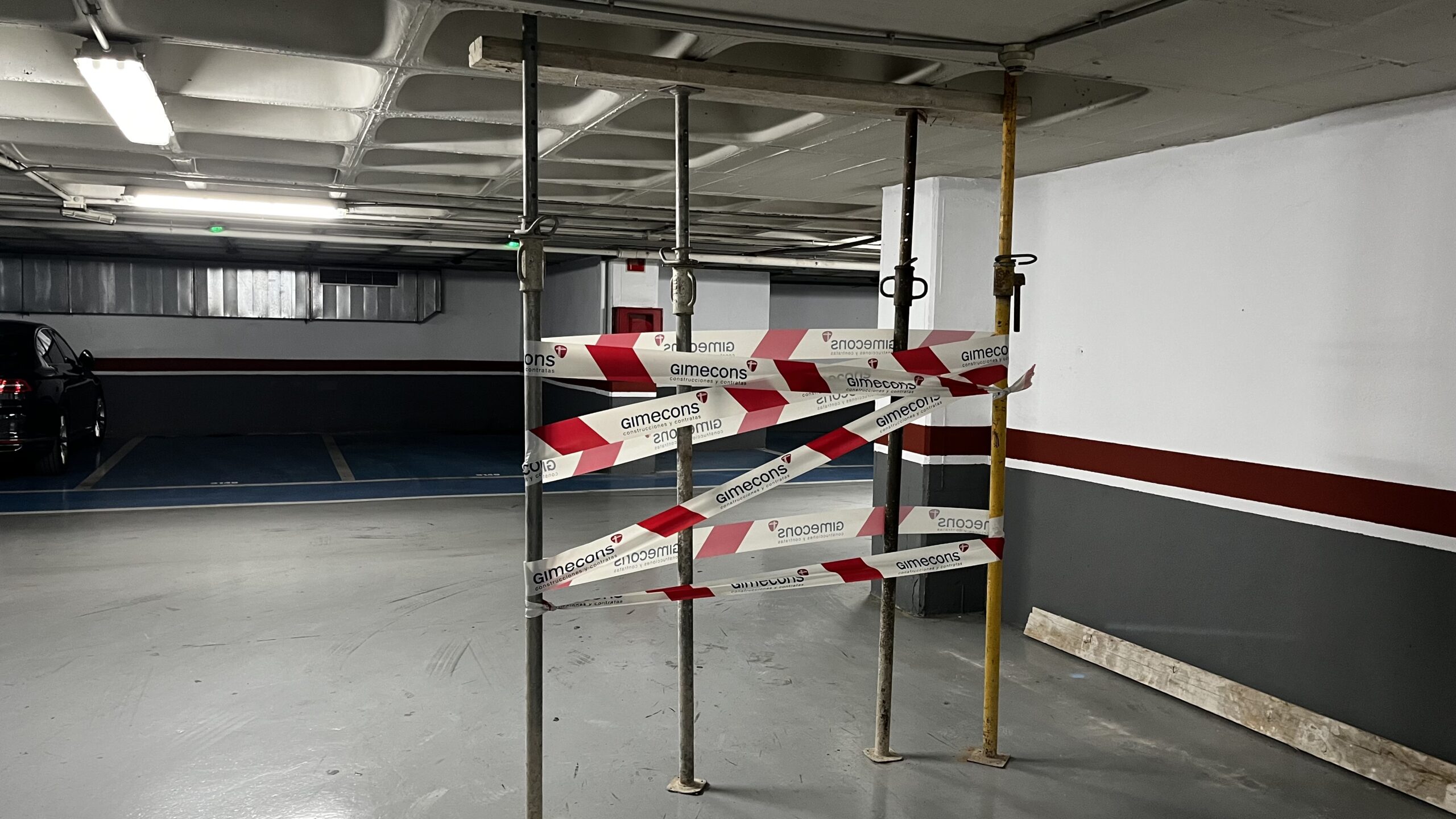 El PSPV pregunta por el apuntalamiento de parte del techo del aparcamiento subterráneo de la plaza Santa Clara de Castelló