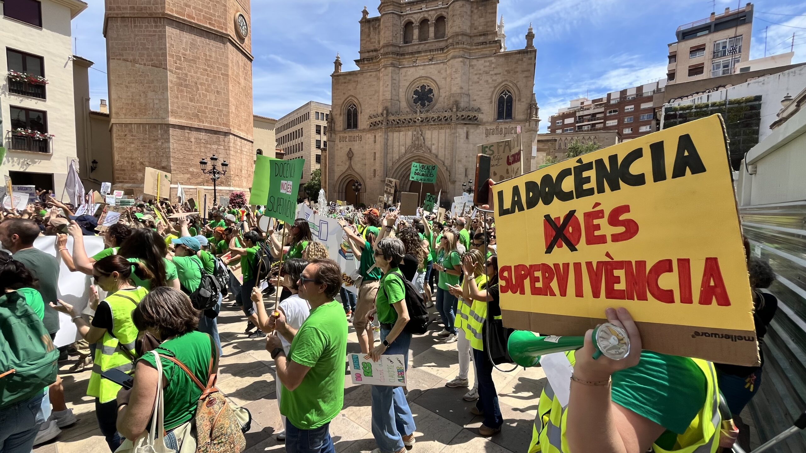 El PSPV acusa el govern de Carrasco de “donar l’esquena al professorat i a les famílies de Castelló” en vetar una proposta en defensa de l’educació pública