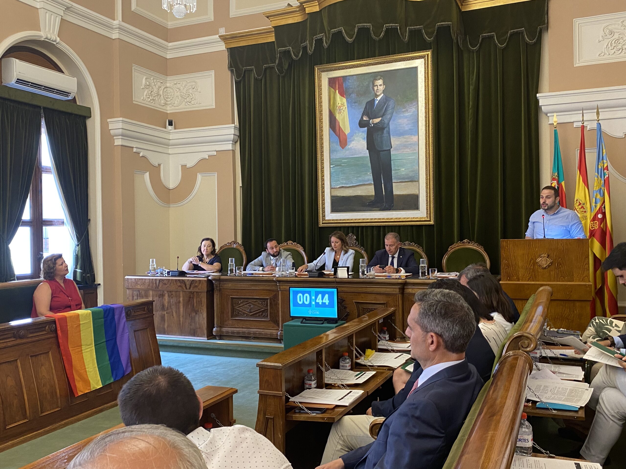 El gobierno de Carrasco veta la propuesta del PSPV por el Día del Orgullo pero se ve obligado a debatir en el pleno una moción del PP por un error de tramitación