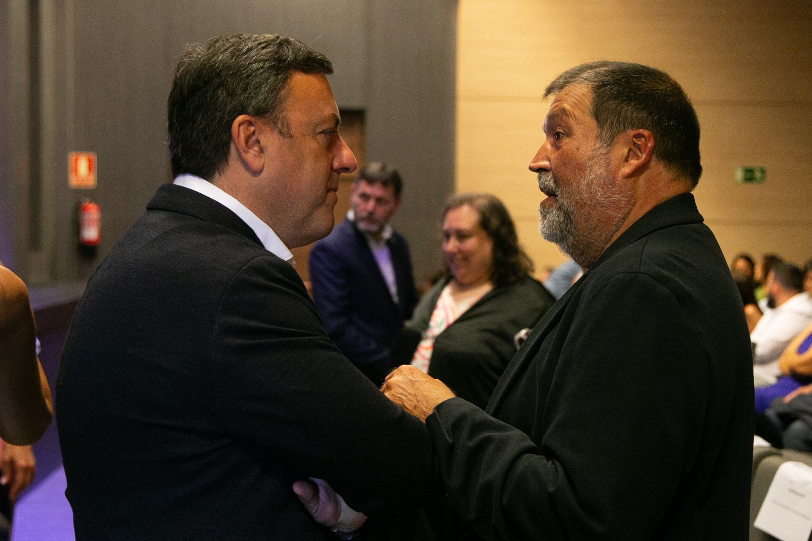 Valentín Formoso asiste ao nomeamento de Francisco Caamaño como Fillo predilecto de Cee