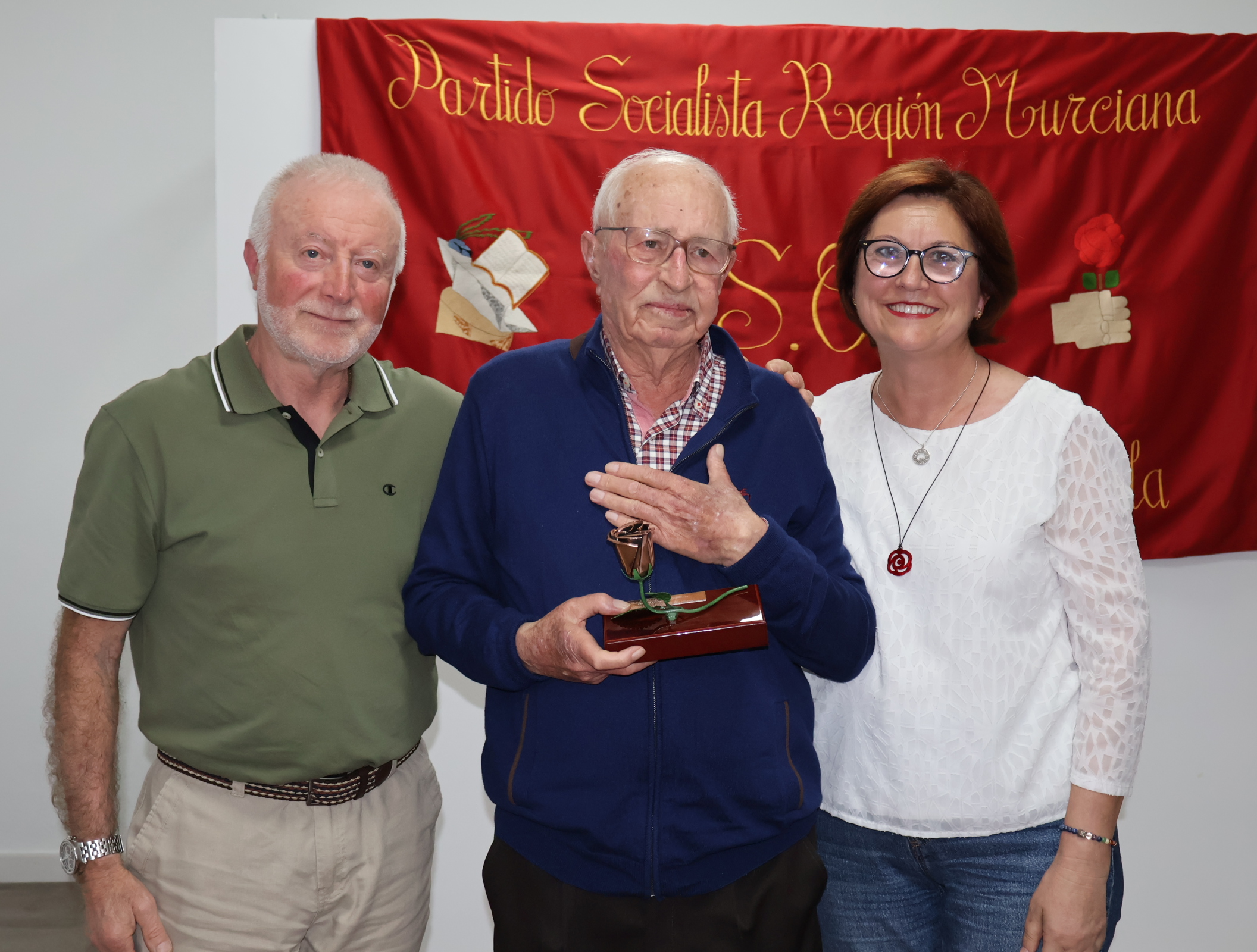 El PSOE de Jumilla conmemora el 1 de mayo con la lectura del manifiesto y un homenaje a Pedro Vargas