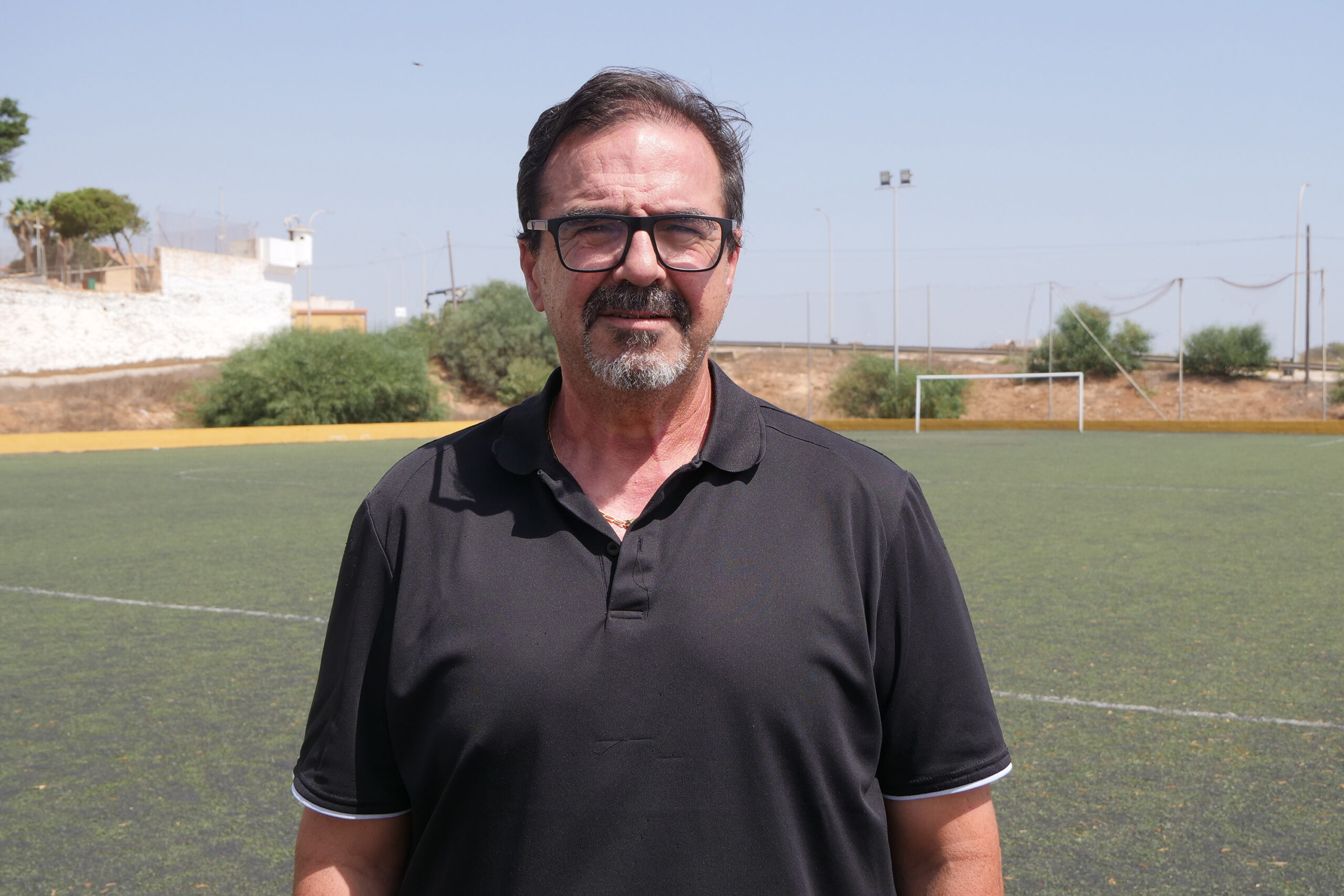 El PSOE denuncia el abandono del Campo de Fútbol de La Legión: “Está completamente destrozado”