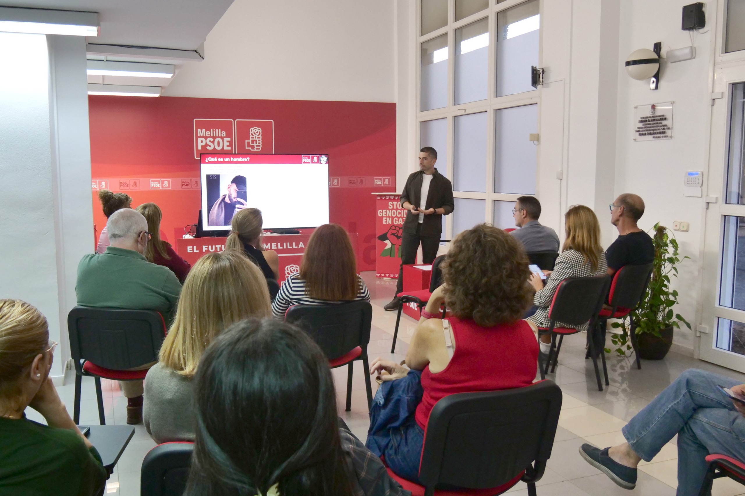 El PSOE de Melilla reflexiona sobre los nuevos modelos de masculinidad en el marco del 25N