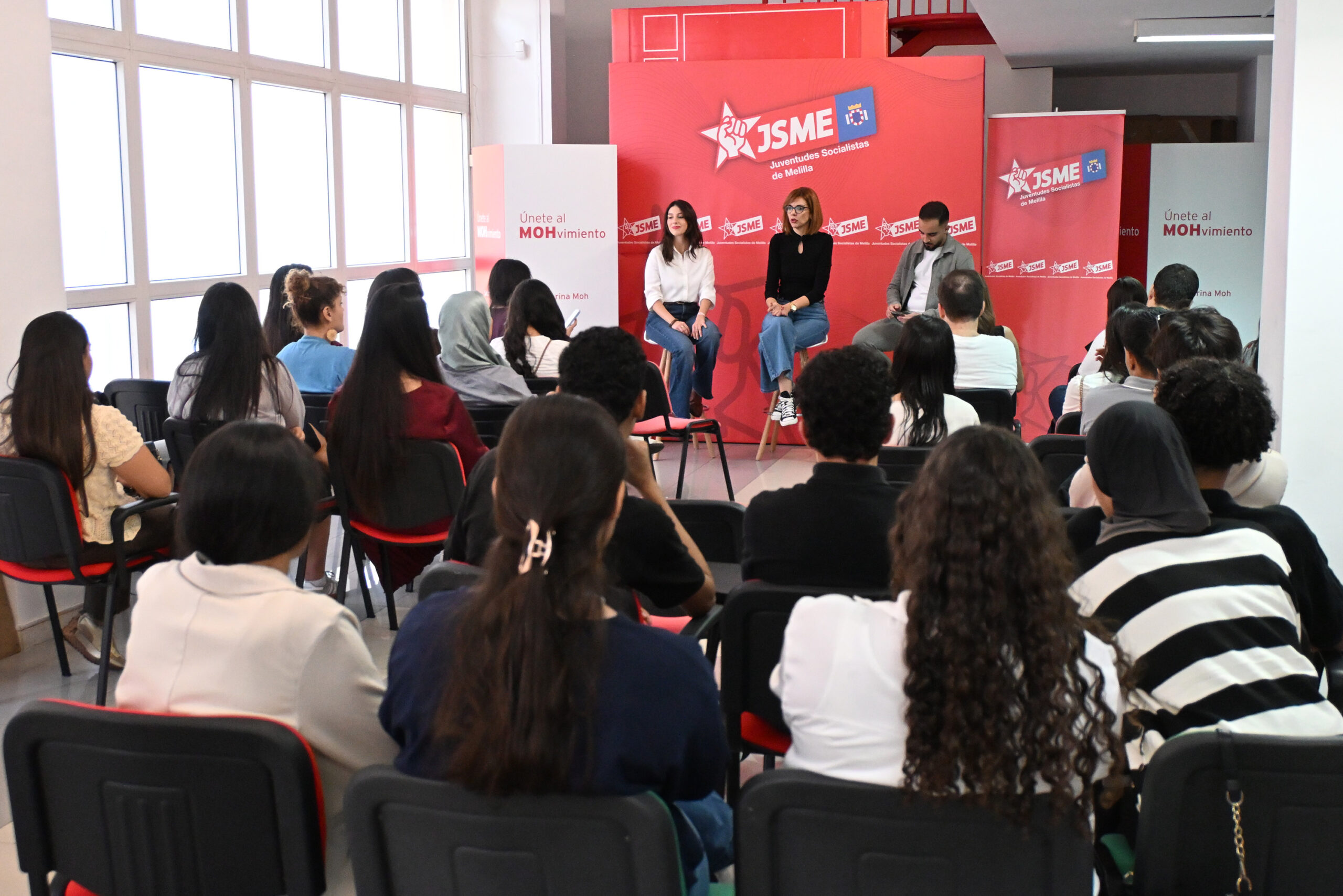 Los socialistas llevan a cabo un encuentro con la juventud para compartir propuestas y construir el futuro de Melilla