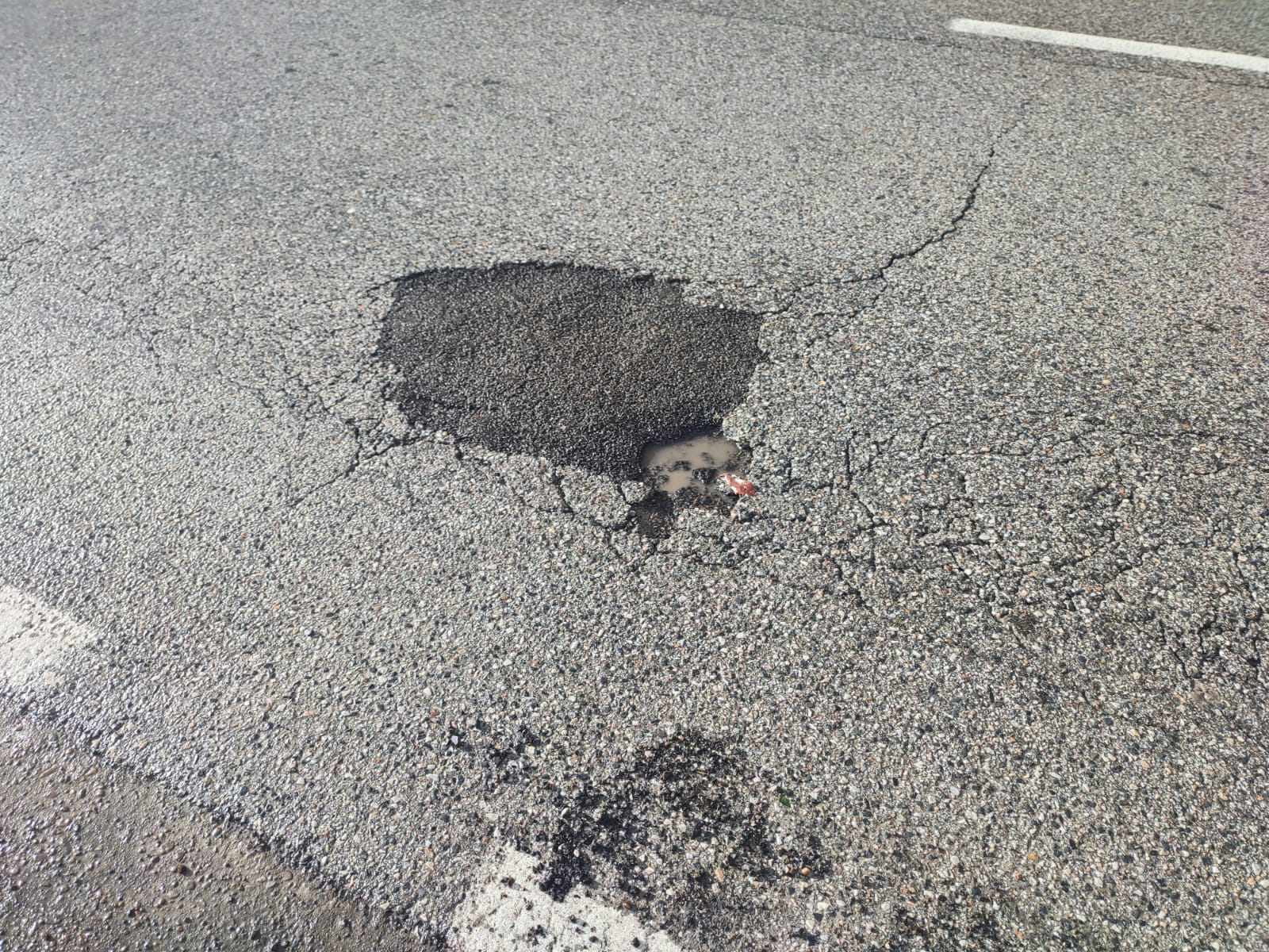 El Grupo Socialista alerta del aumento de daños en vehículos por el mal estado de las calles y exige un plan serio de mantenimiento urbano