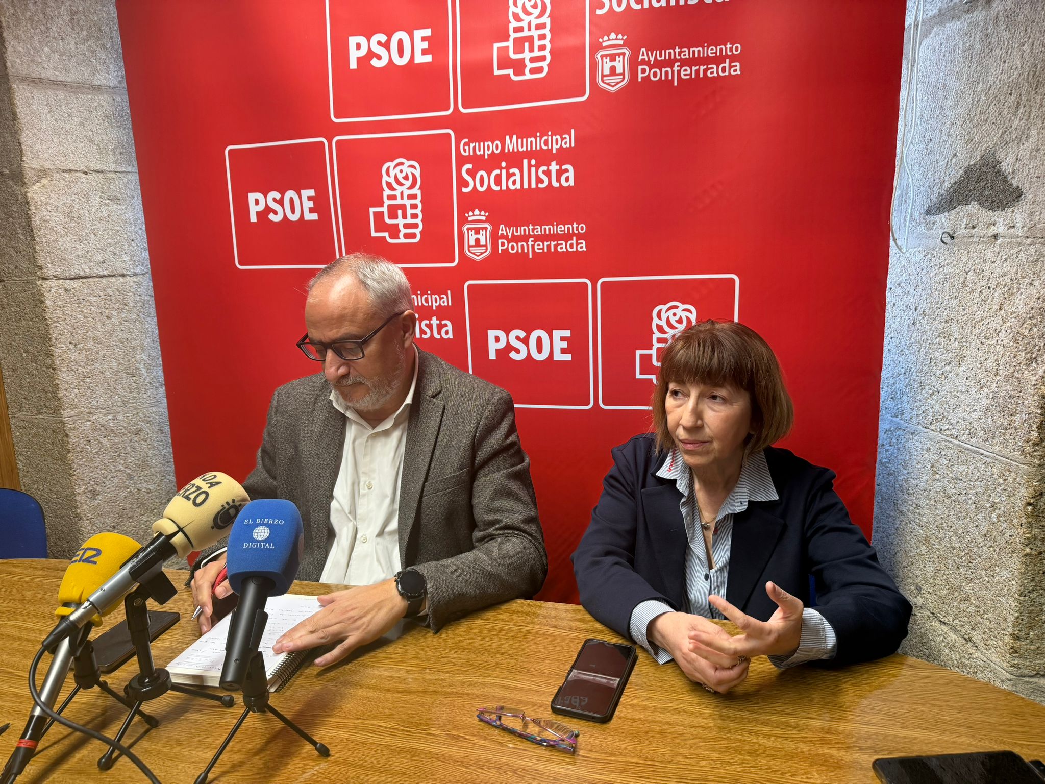 El Grupo Socialista denuncia que el Ayuntamiento adeuda 142.000 euros a la CIUDEN y acusa a Morala de actuar como un “inquiokupa”