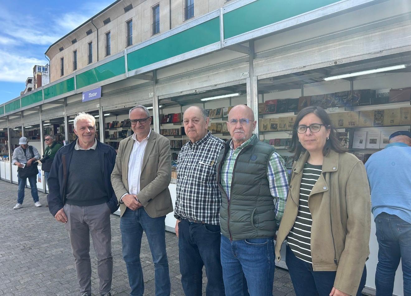 El Grupo Socialista pide que se mantenga la Feria del Libro en la plaza del Ayuntamiento y critica su traslado “sin sentido”