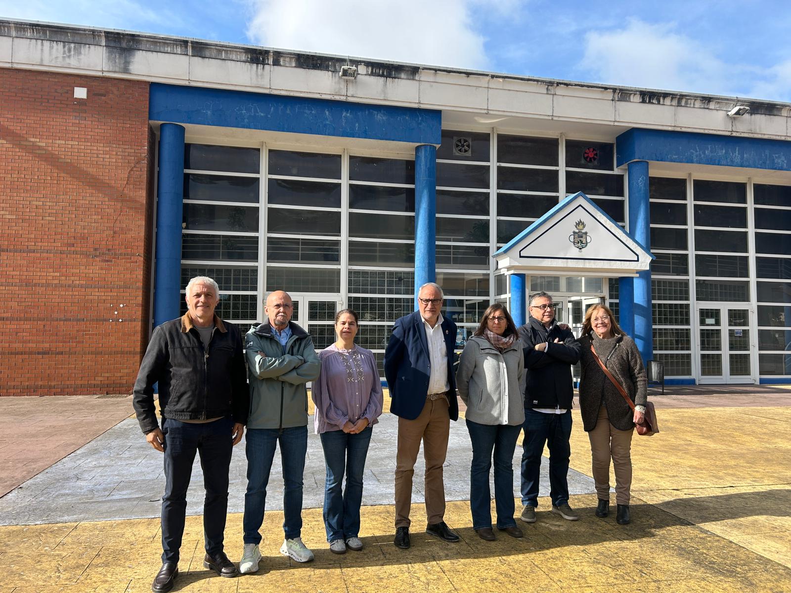 El PP llega dos años tarde a las piscinas del Lydia Valentín y recuerda que pudieron estar abiertas hace más de un año