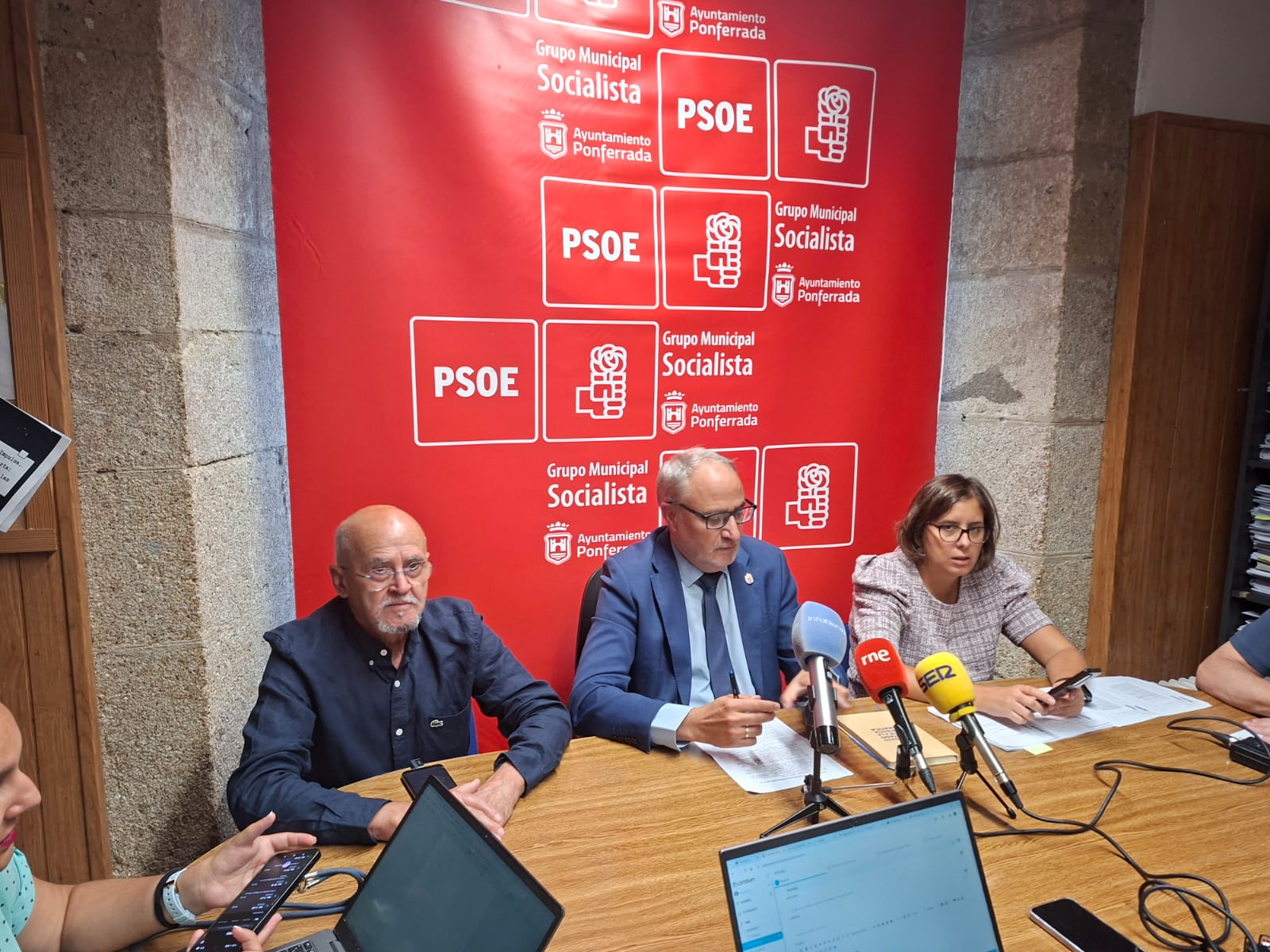El Grupo Socialista acusa a Morala de condenar al Centro de Salud Ponferrada I a tres años y medio de parálisis por rechazar una solución que ya estaba acordada