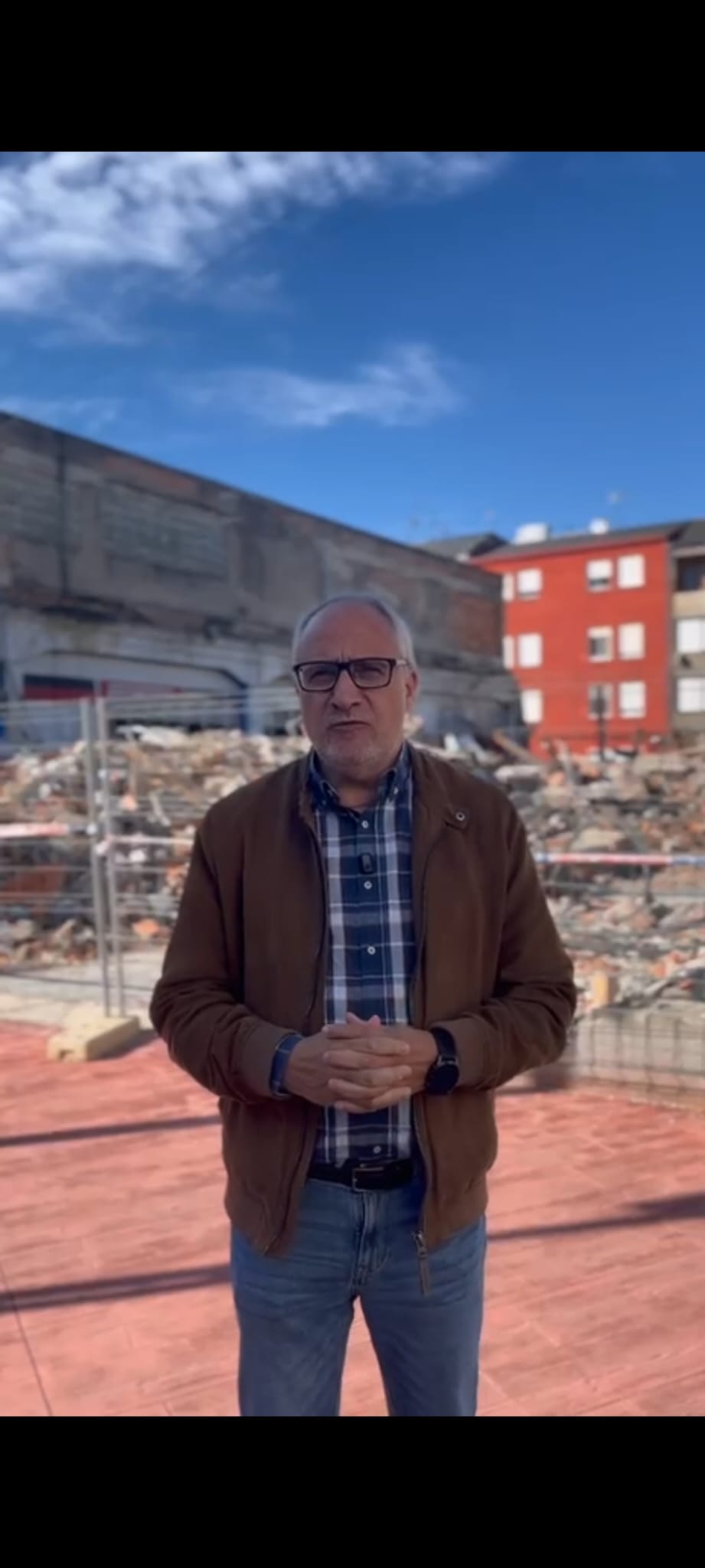 Olegario Ramón denuncia la “inacción” del PP ante edificios deteriorados y recuerda que “una valla es una medida de seguridad, no una política municipal”