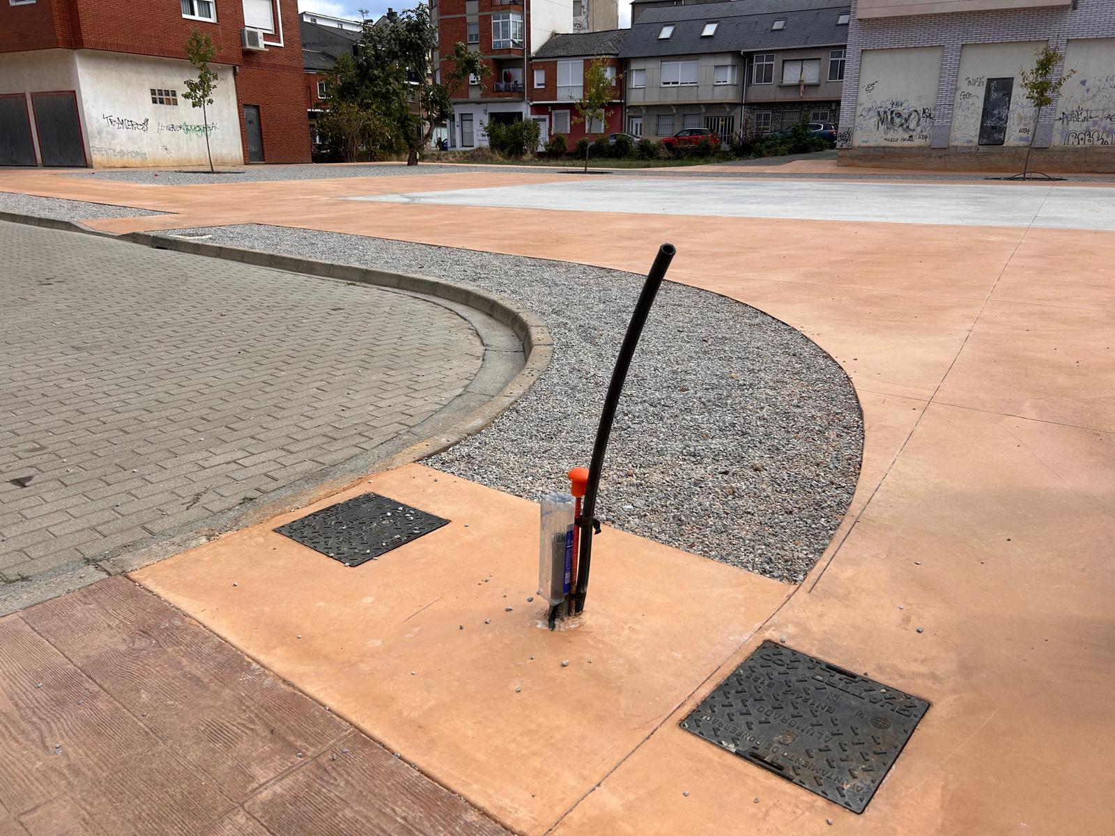 El Grupo Socialista pide al gobierno municipal que corrija las deficiencias de las obras de la plaza aledaña a la de los Cantos en Cuatrovientos