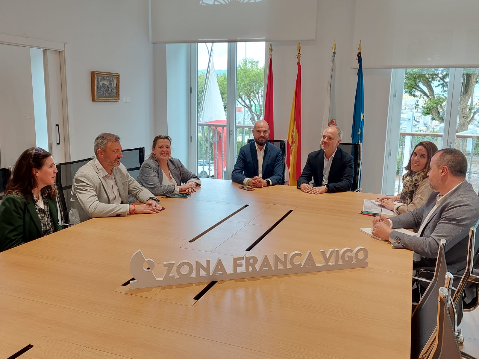Puentes sela o compromiso de Regades co Porto Seco de Leborei: a Zona Franca de Vigo ofrécese a realizar o estudo de viabilidade do proxecto e a desenvolver o parque empresarial