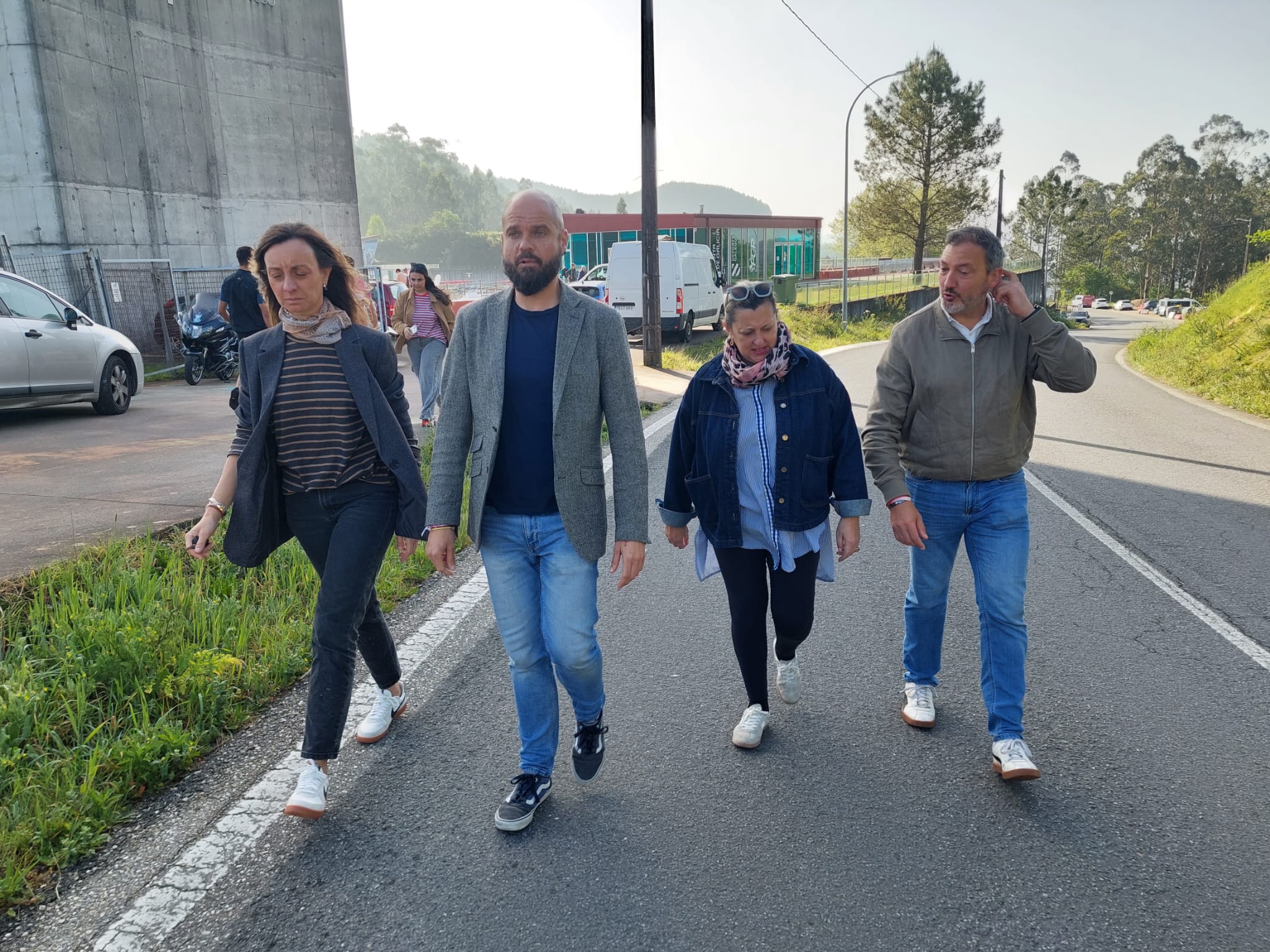 Os socialistas esíxenlle á Xunta un proxecto para ensanchar, eliminar curvas e mellorar as condicións de seguridade da estrada autonómica que conecta Bora con Barro a través do Pontillón