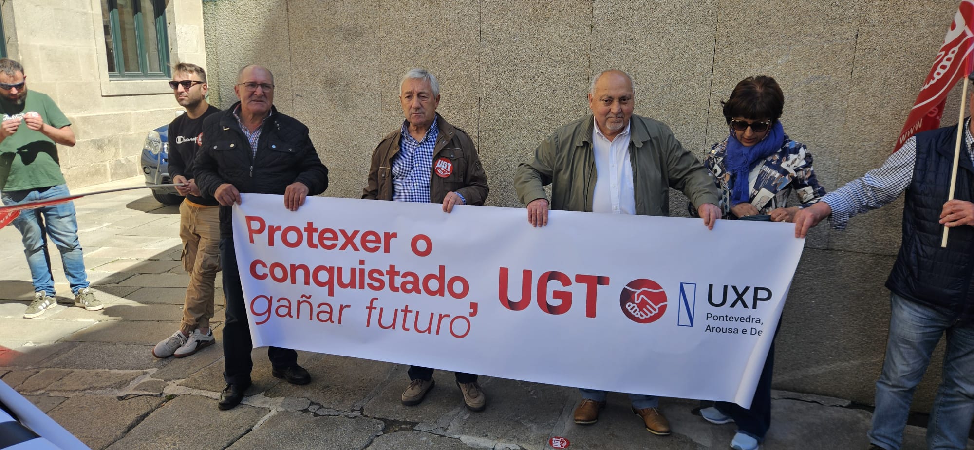 O histórico sindicalista e traballador do mar Manuel Souto será homenaxeado nun xantar organizado pola UGT, o PSOE e a Fundación Luis Tilve con motivo do 1º de Maio