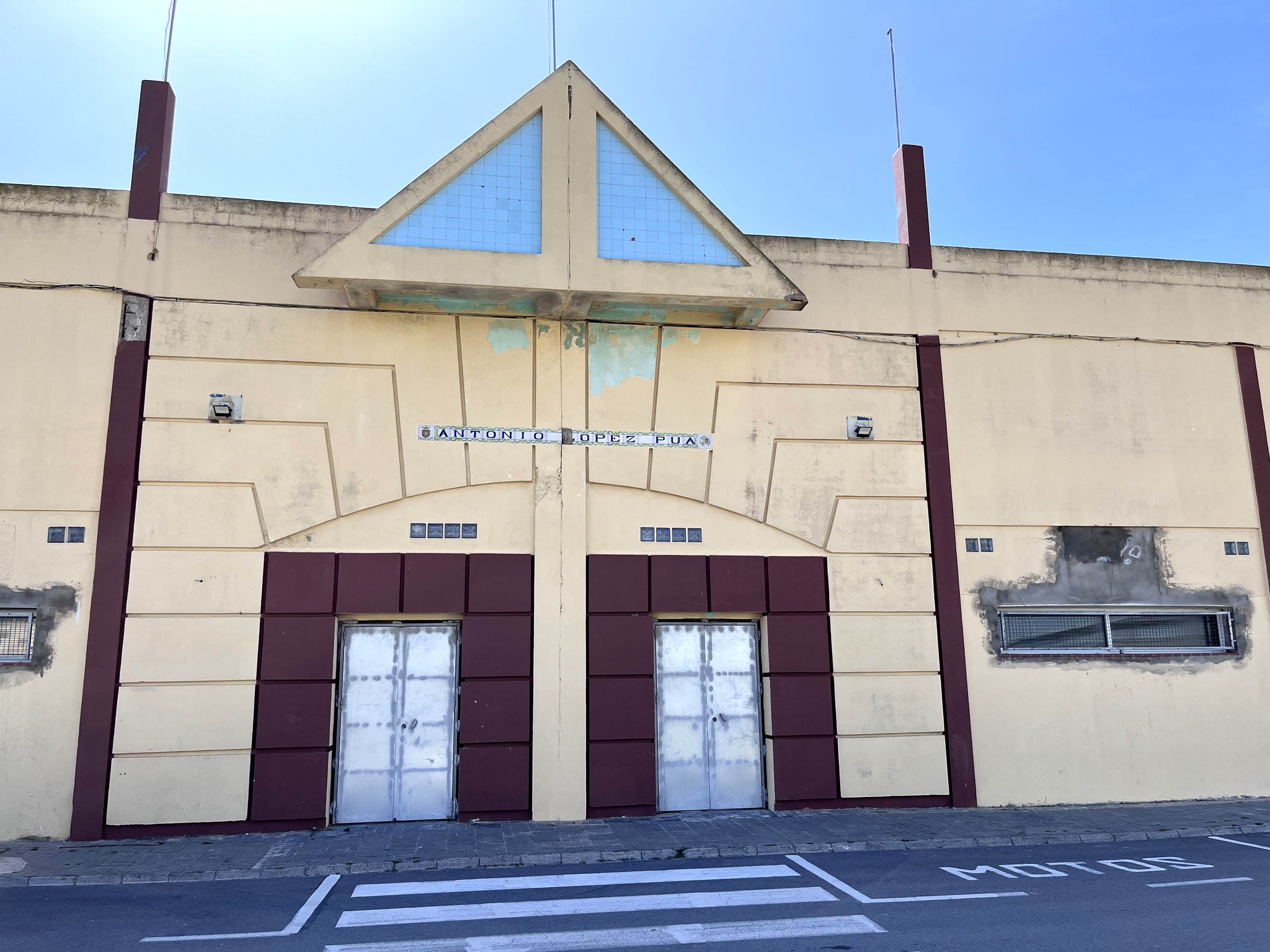📰El PSOE de Tarifa insta al Alcalde a depurar responsabilidades políticas por el incidente ocasionado la semana pasada en el Campo de fútbol municipal