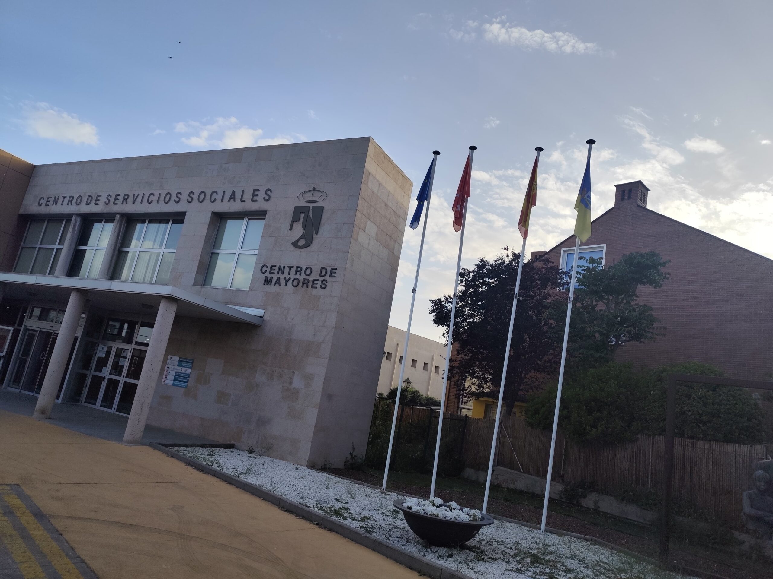 El Ayuntamiento sube entre un veinte y un treinta por ciento los precios de los servicios públicos de Torrelodones
