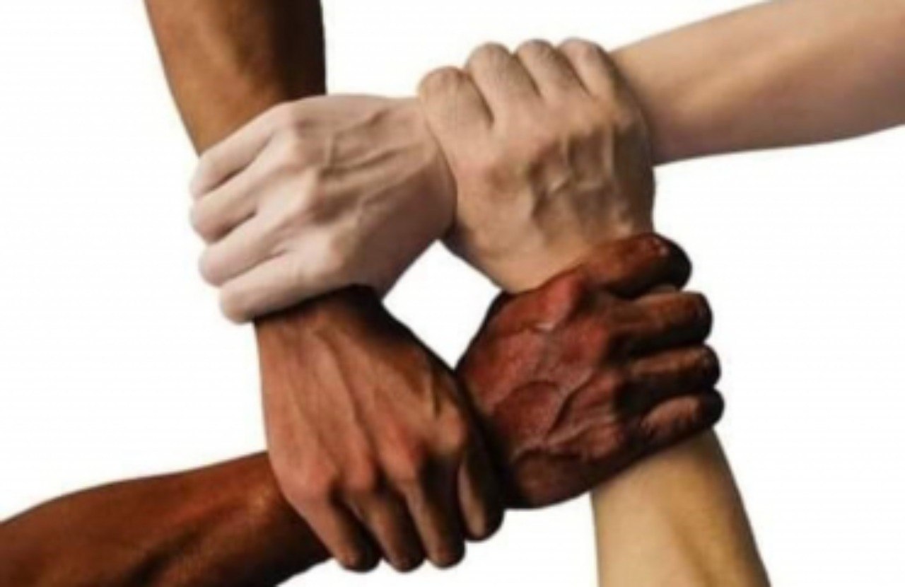 Vecinos por Torrelodones se une a la ultraderecha para evitar condenar el racismo y la violencia contra los migrantes