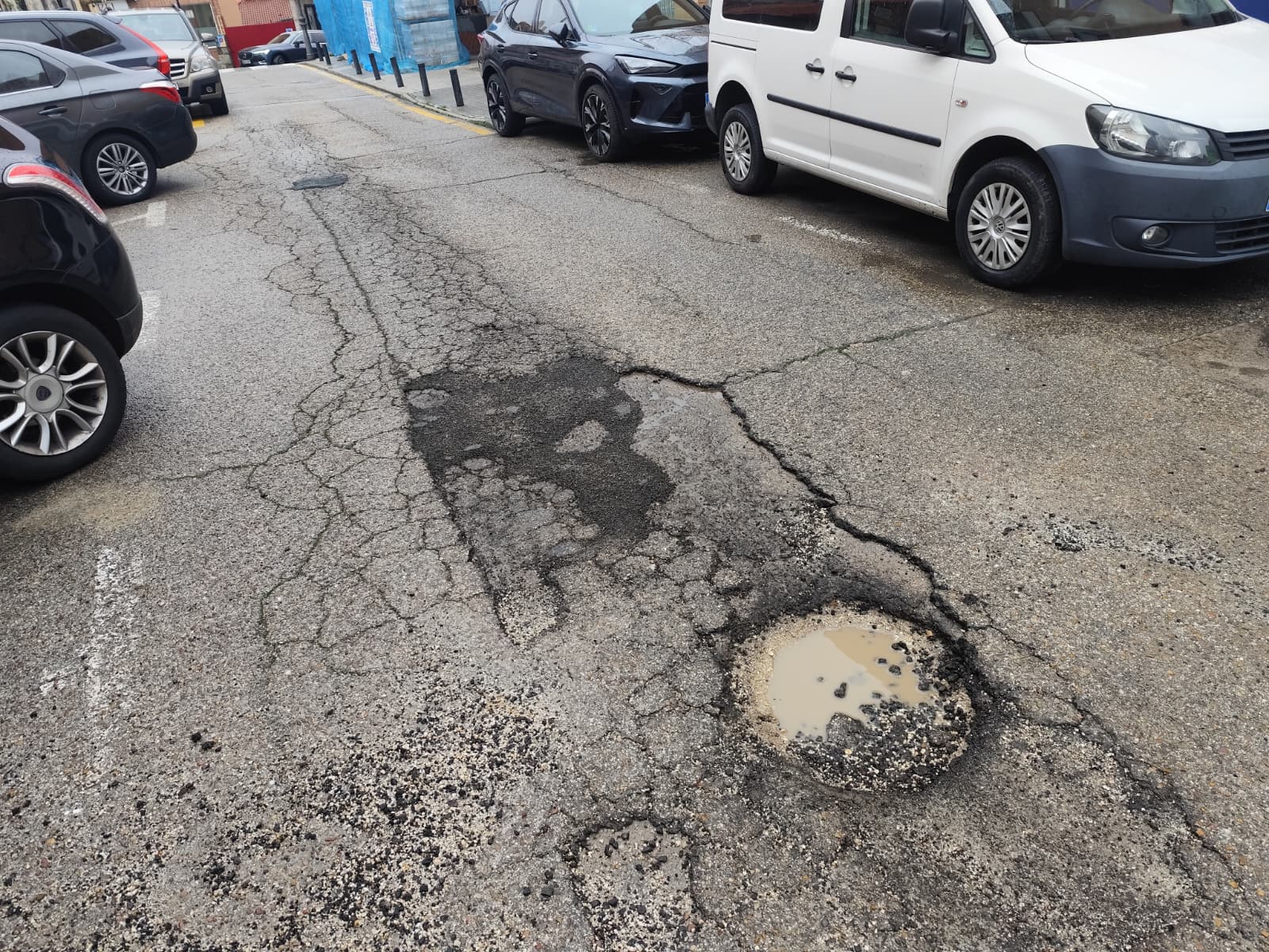 El PSOE denuncia el constante deterioro del asfalto en Torrelodones